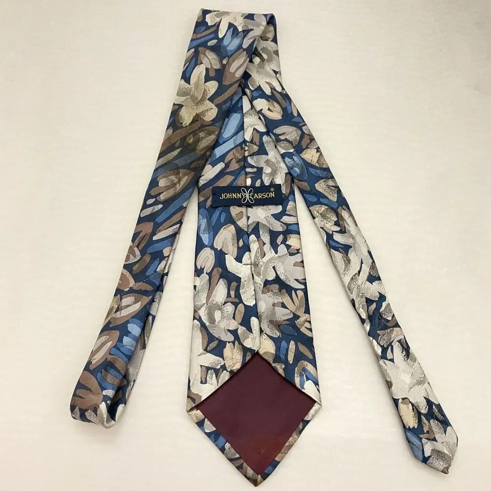 #5583 Johnny Carson Blue and Silver Necktie. Tie 58x3.75